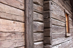 090
